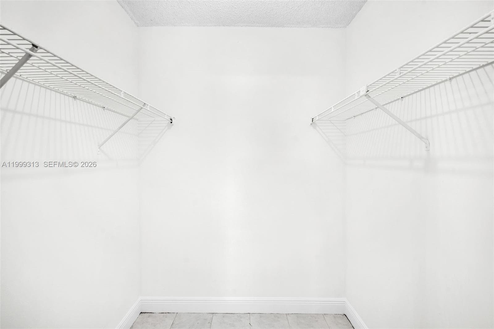 685 W Park Dr # 11, Miami FL 33172 — 25