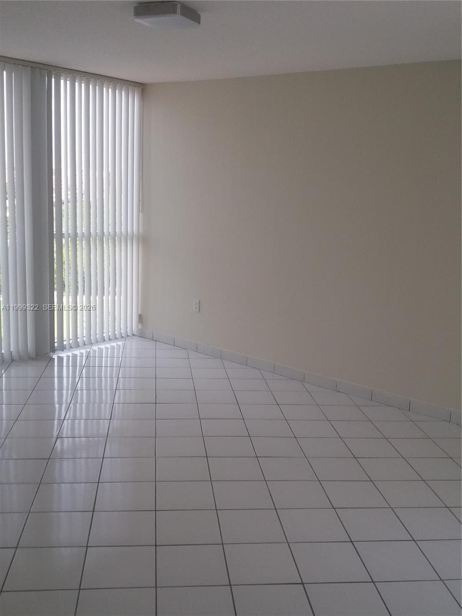 17275 Collins Ave # 801, Sunny Isles Beach FL 33160 — 33