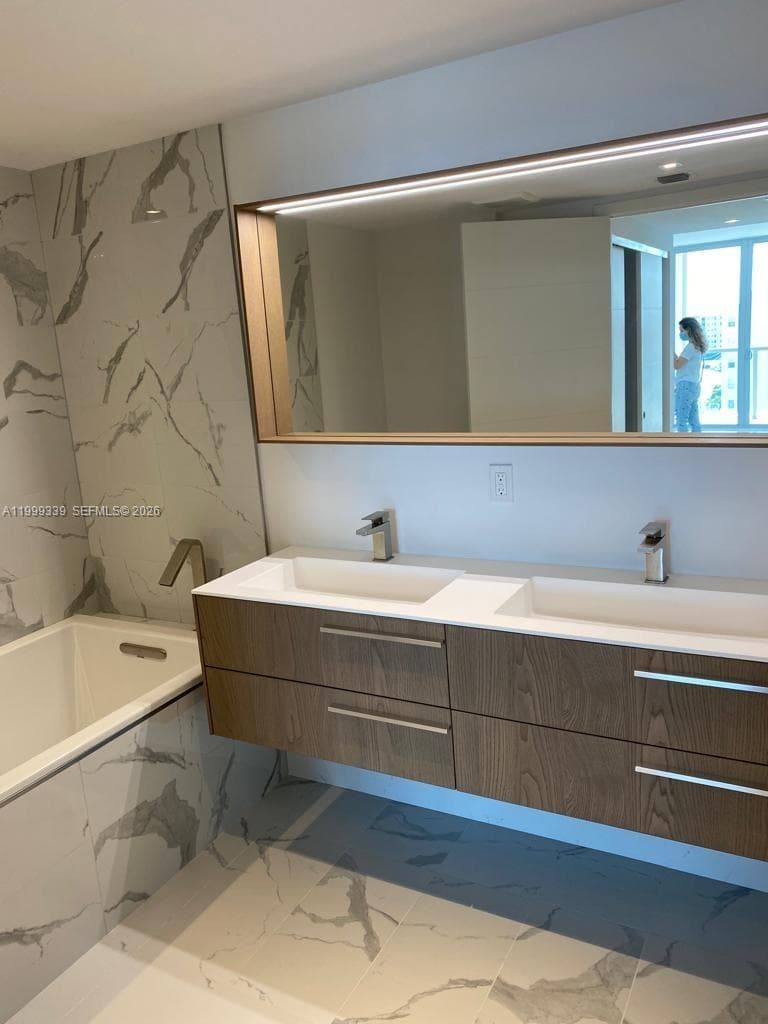 9521 E Bay Harbor Dr # 605, Bay Harbor Islands FL 33154 — 10
