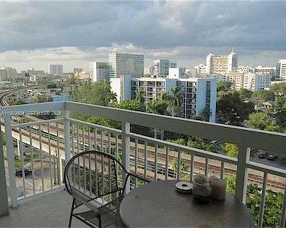 816 NW 11th St # 1002, Miami FL 33136 — 17