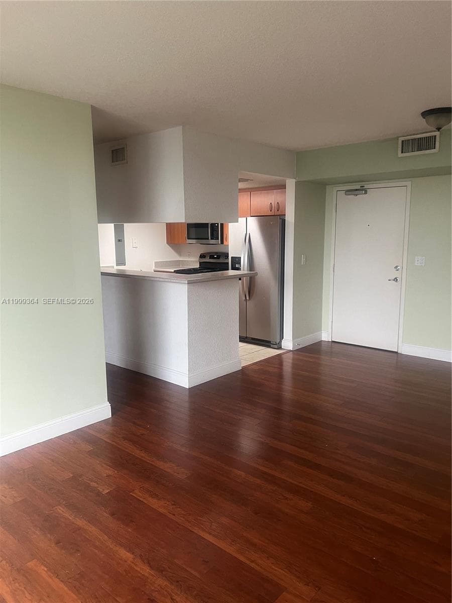 816 NW 11th St # 1002, Miami FL 33136 — 1