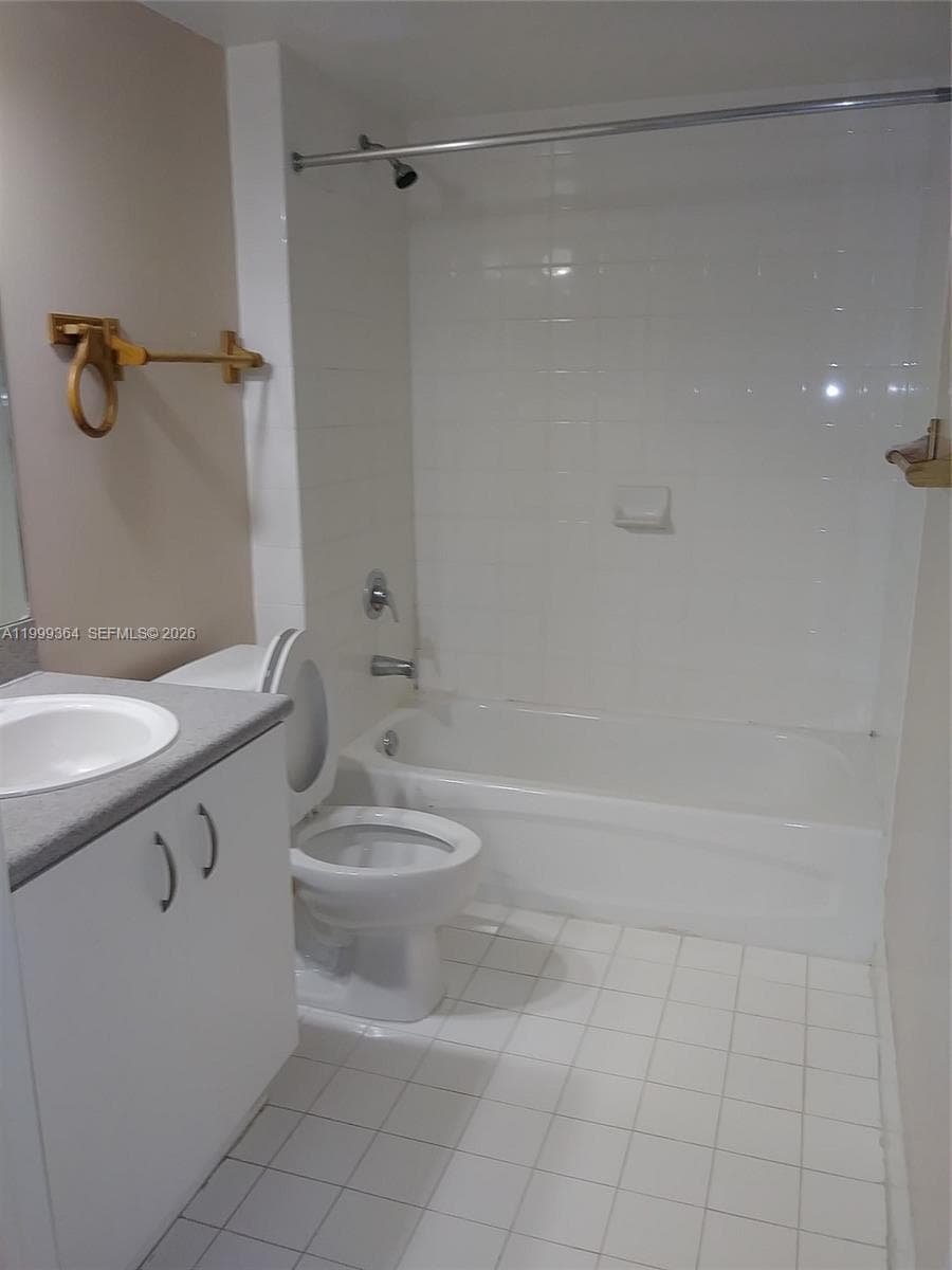 816 NW 11th St # 1002, Miami FL 33136 — 11