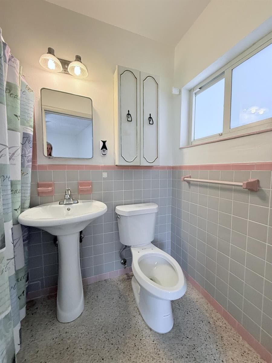 957 W 67th Street, Hialeah FL 33012 — 10