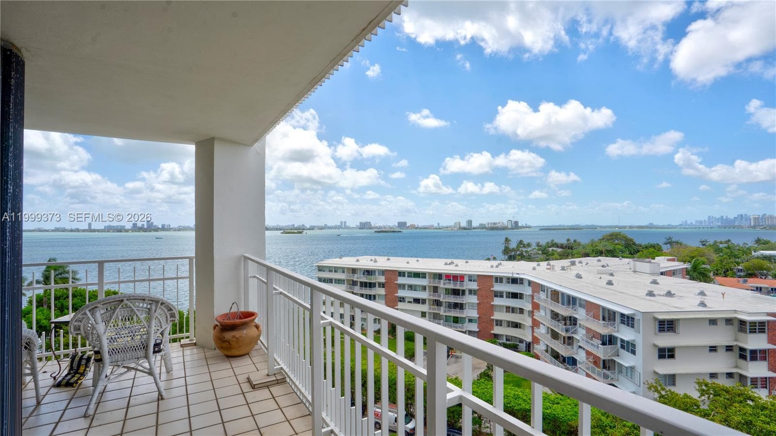 4000 Towerside Ter # 908, Miami FL 33138 — 5