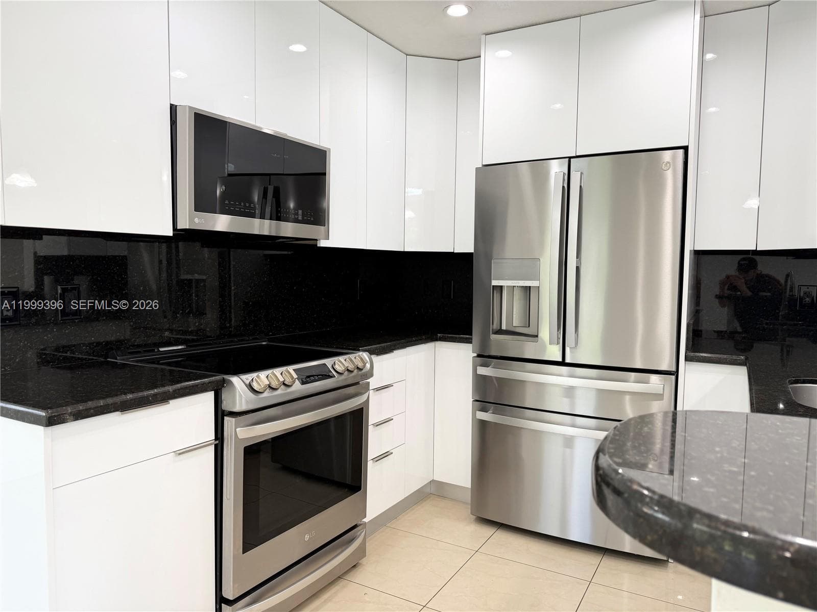 3250 SW 72 CT, Miami FL 33155 — 40