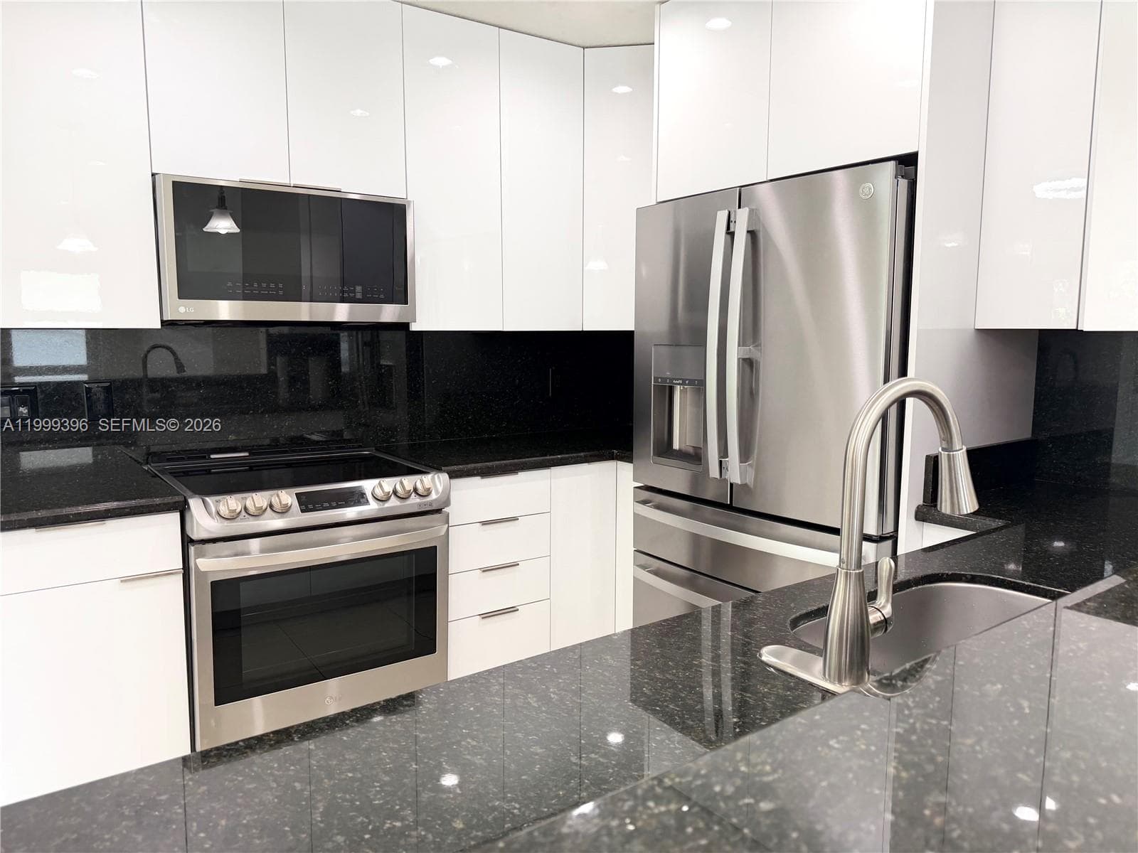 3250 SW 72 CT, Miami FL 33155 — 39