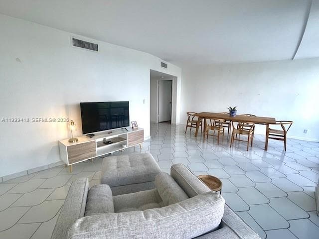 900 Bay Dr # 311, Miami Beach FL 33141 — 6