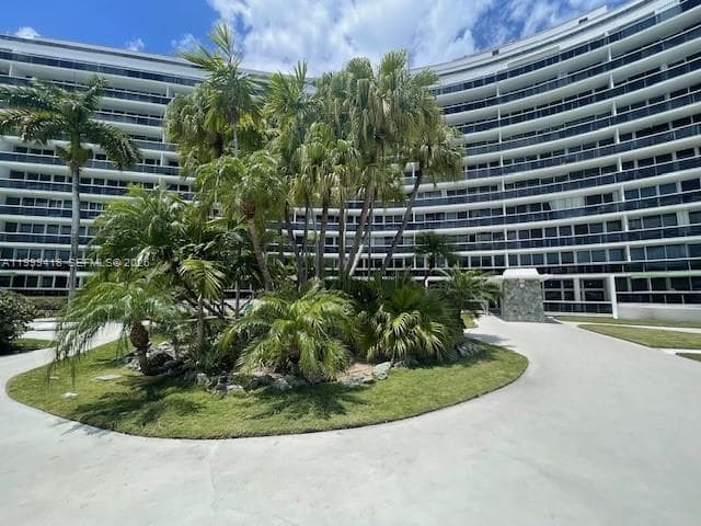 900 Bay Dr # 311, Miami Beach FL 33141 — 1