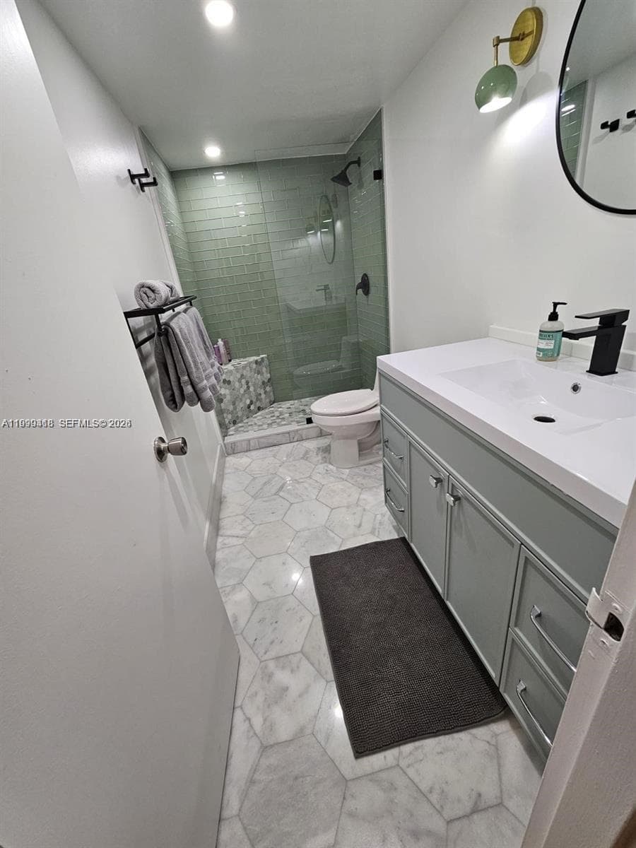 900 Bay Dr # 311, Miami Beach FL 33141 — 19
