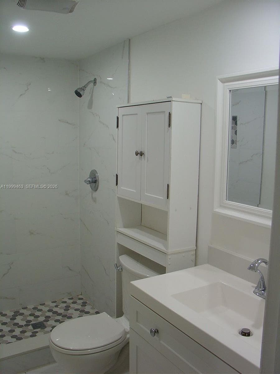 19025 NW 62nd Ave # 202, Hialeah FL 33015 — 3