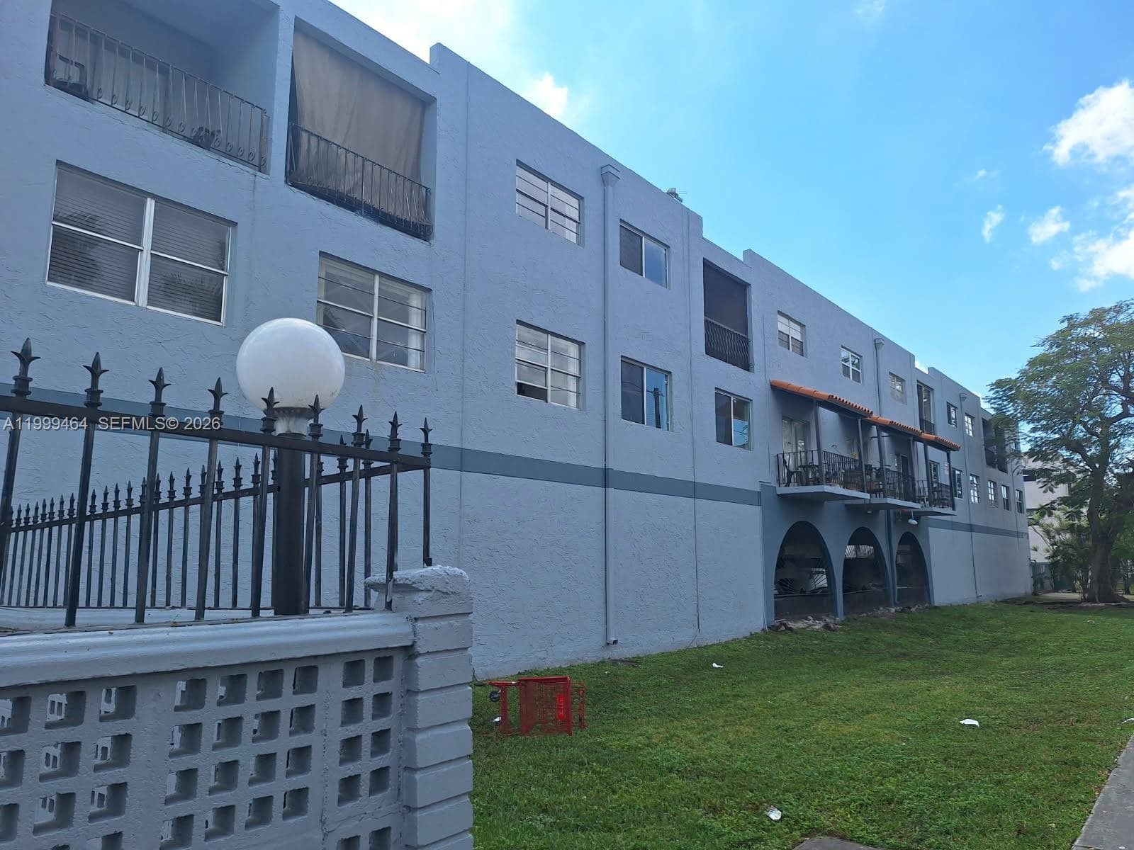 1300 W 53rd St # 19, Hialeah FL 33012 — 1