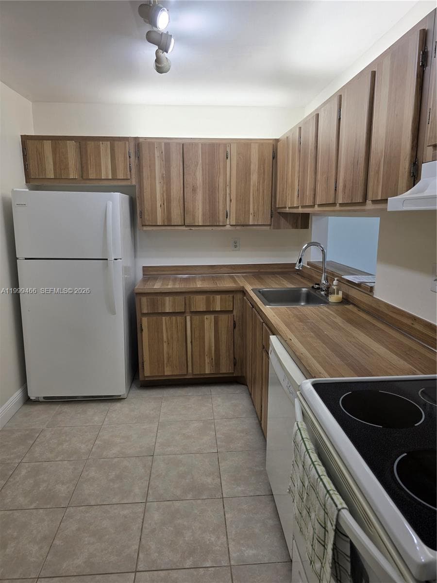 8075 SW 107th Ave # 305, Miami FL 33173 — 23