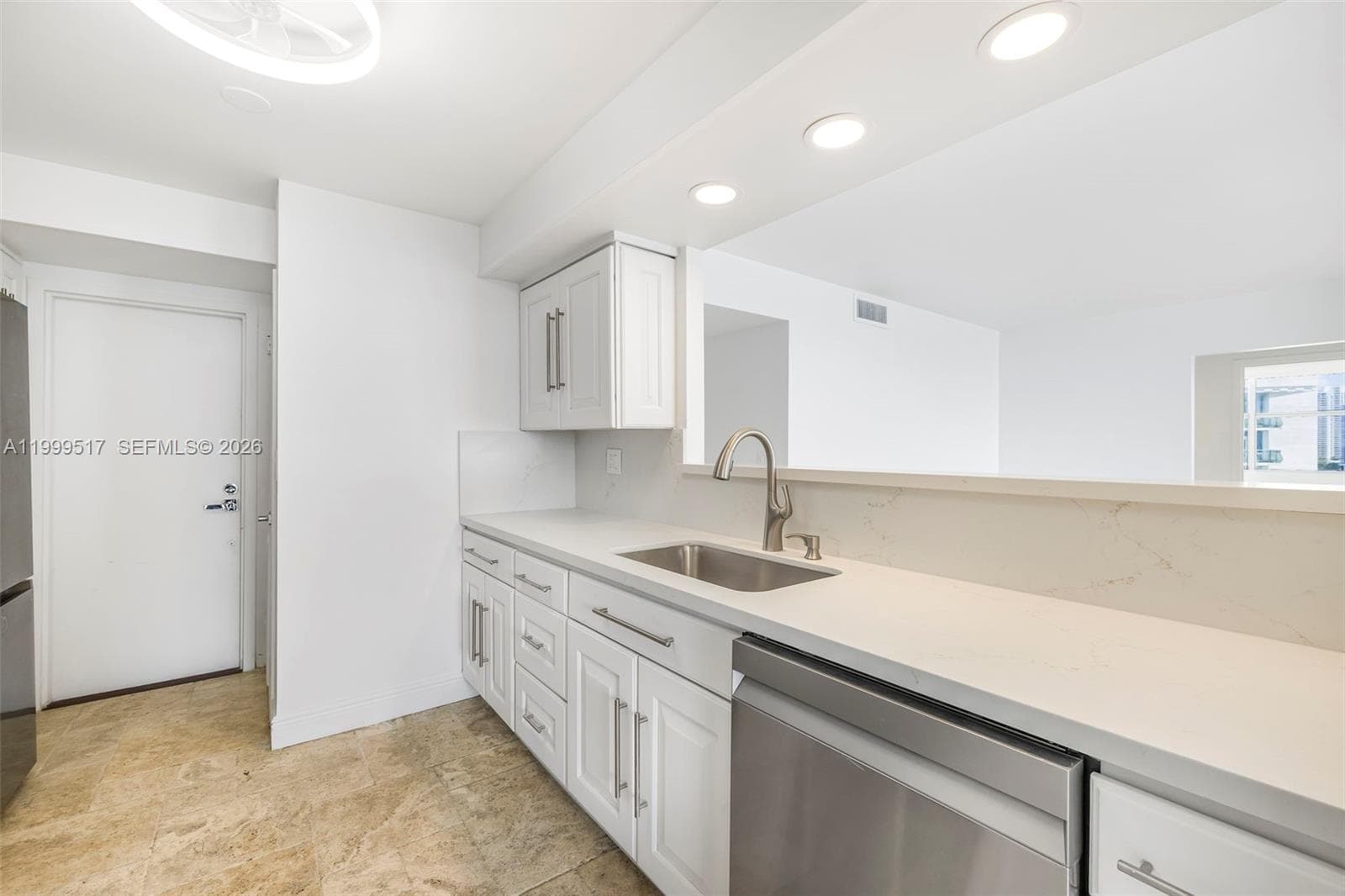 1420 Brickell Bay Dr # 1401A, Miami FL 33131 — 17