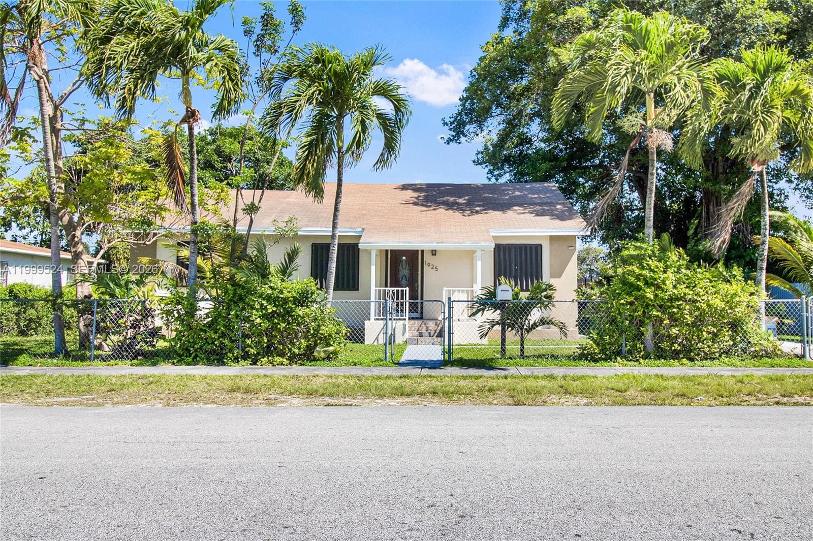 1925 NW 49th St, Miami FL 33142 — 2