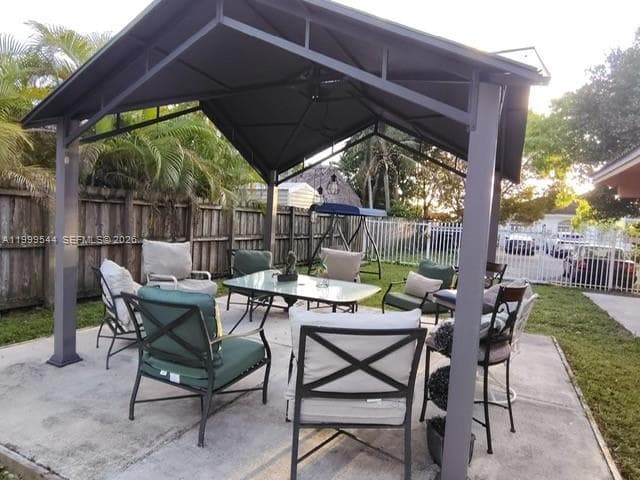 7736 NW 197 LN, Hialeah FL 33015 — 7