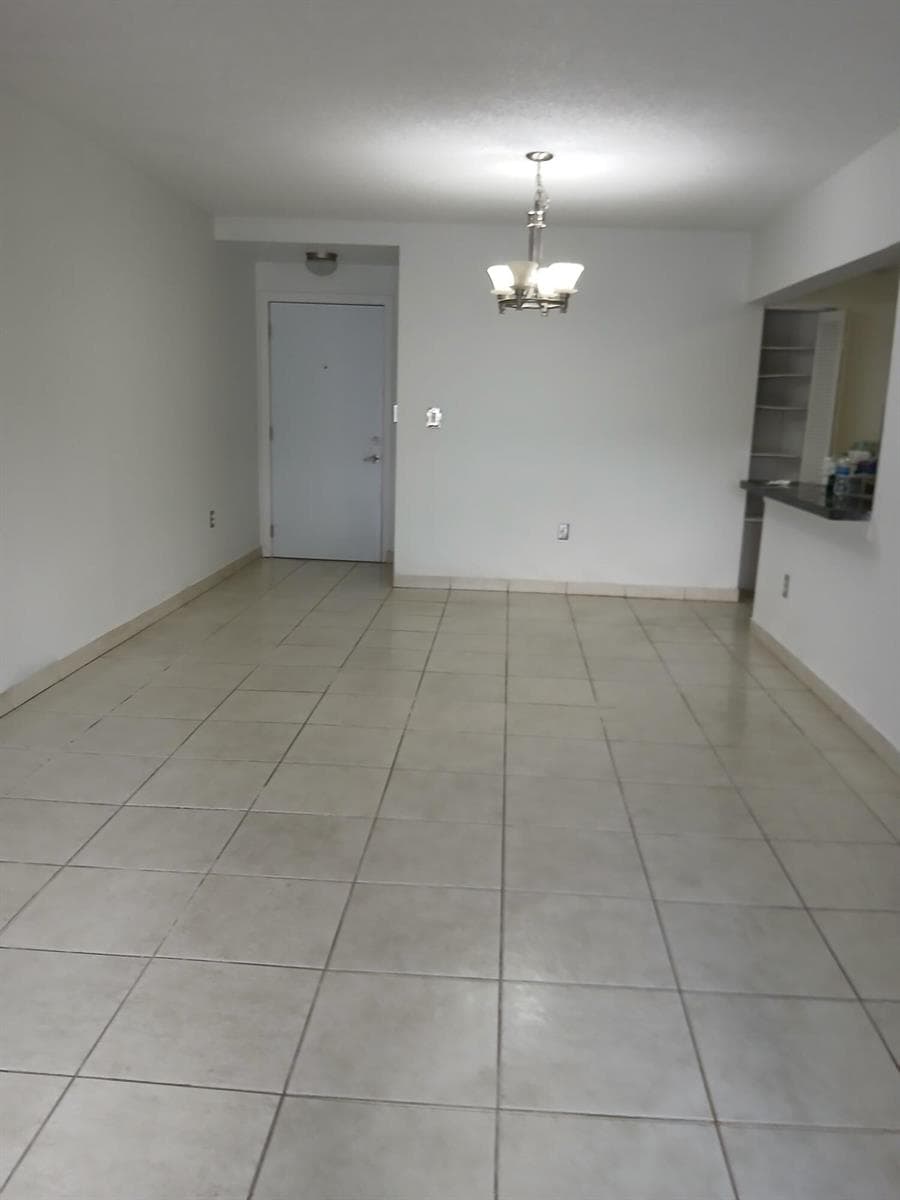 10237 NW 9th St Circle # 4, Miami FL 33172 — 2