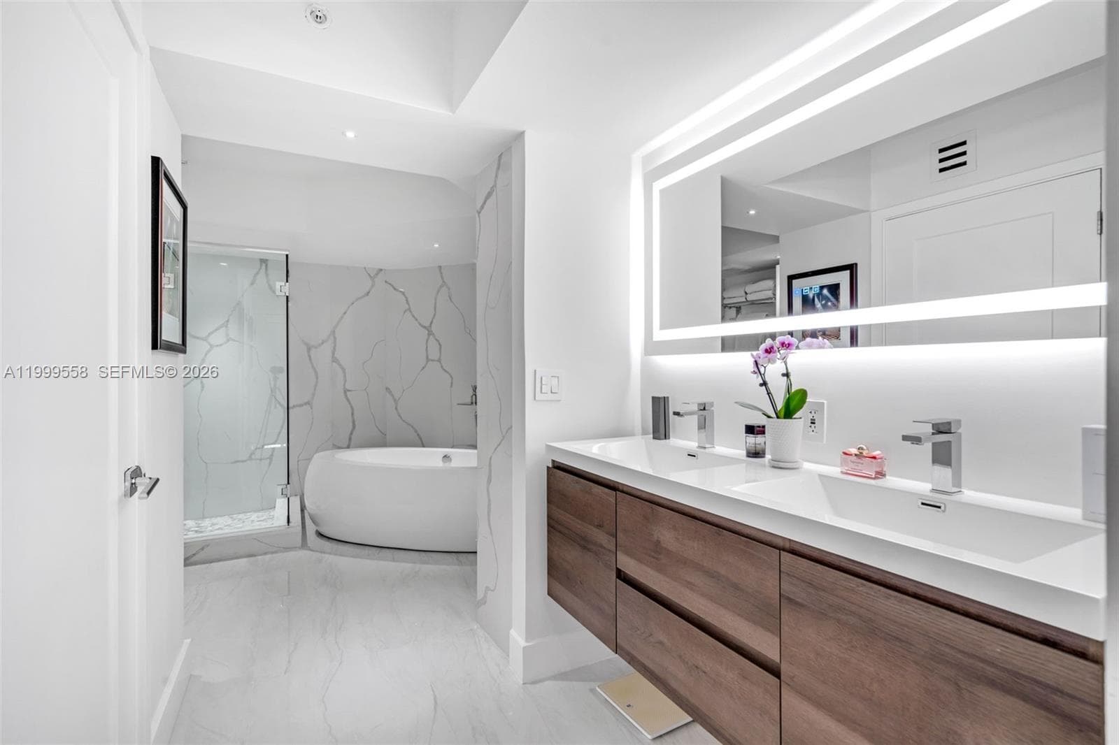 6301 Collins Ave # 1207, Miami Beach FL 33141 — 16