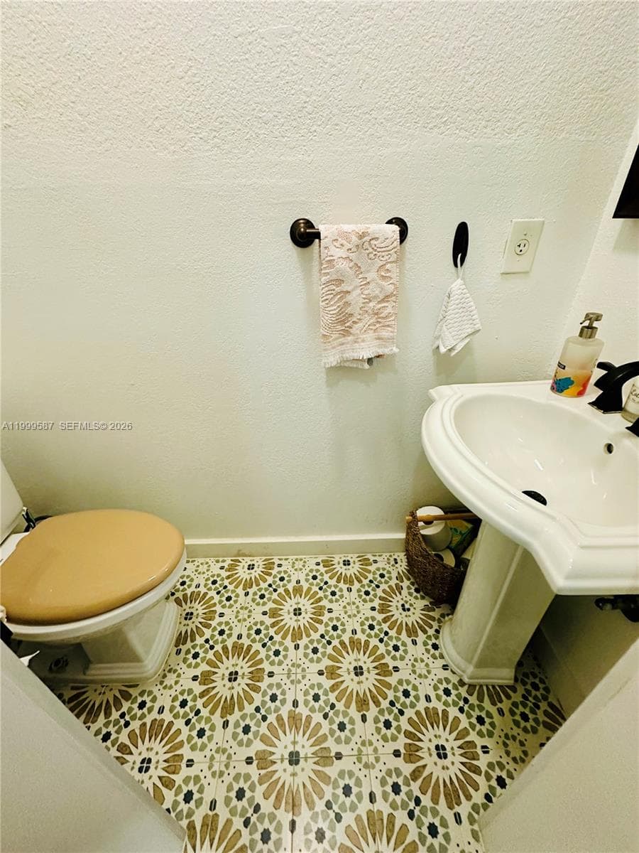 14531 SW 160th Ct, Miami FL 33196 — 40