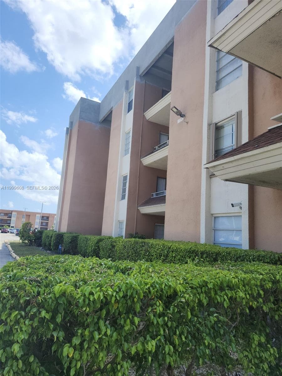 17650 NW 68th Ave # A2001, Hialeah FL 33015 — 2