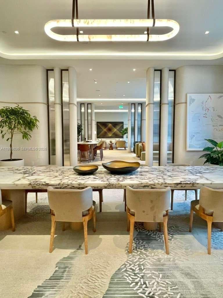 77 SE 5 # 1915, Miami FL 33131 — 23