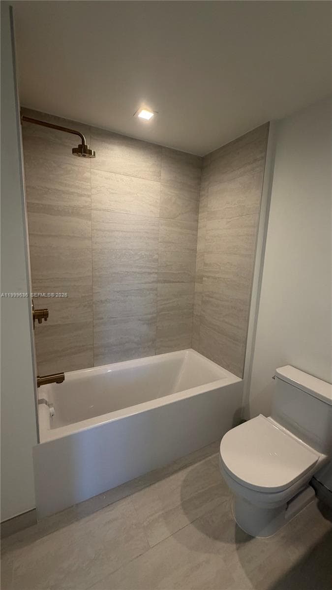 77 SE 5 # 1915, Miami FL 33131 — 29