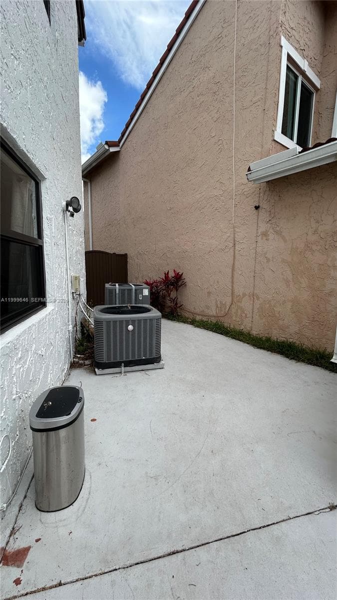 13267 SW 9th Ln, Miami FL 33184 — 53