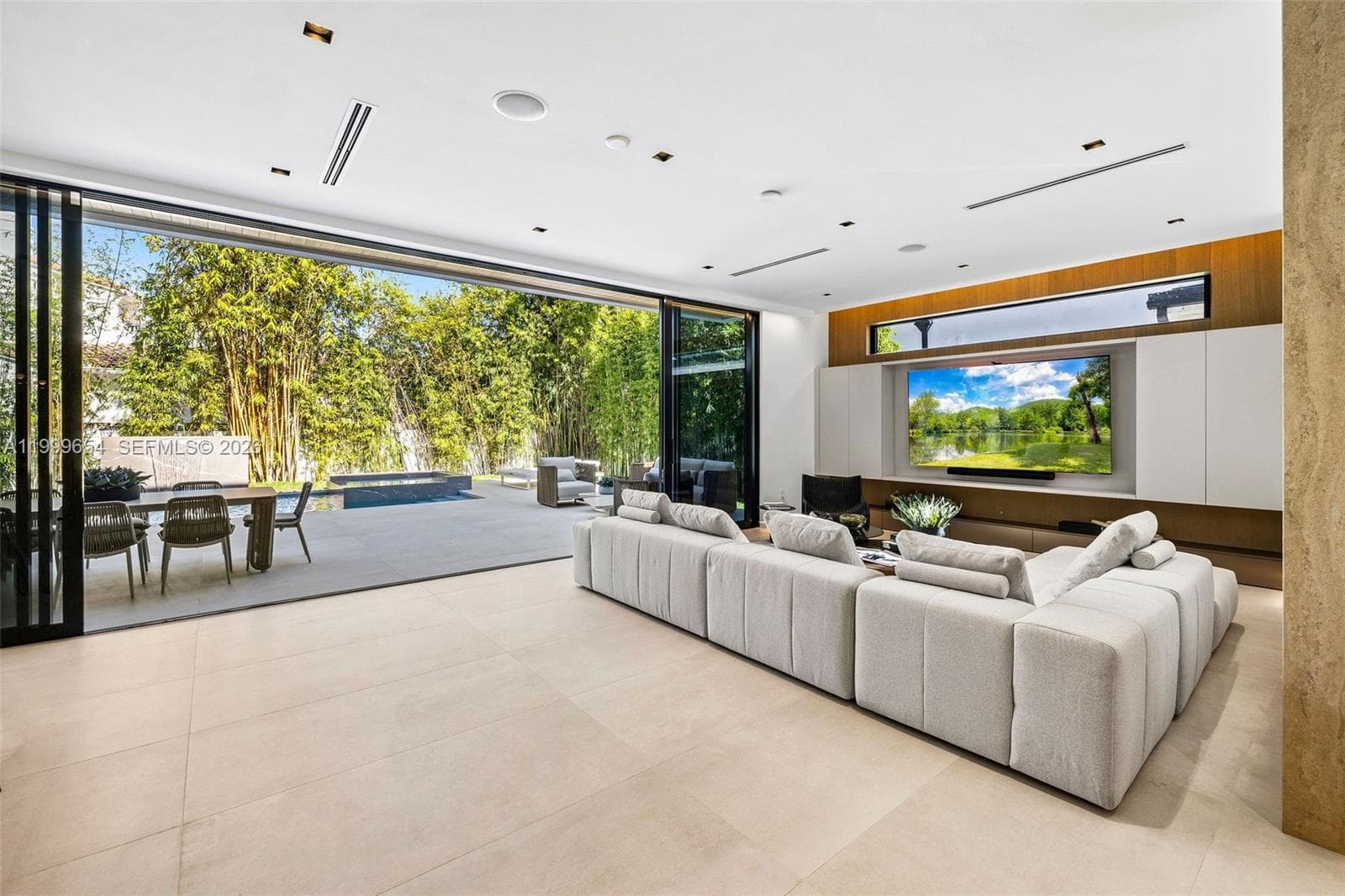 325 W 63rd St, Miami Beach FL 33141 — 27