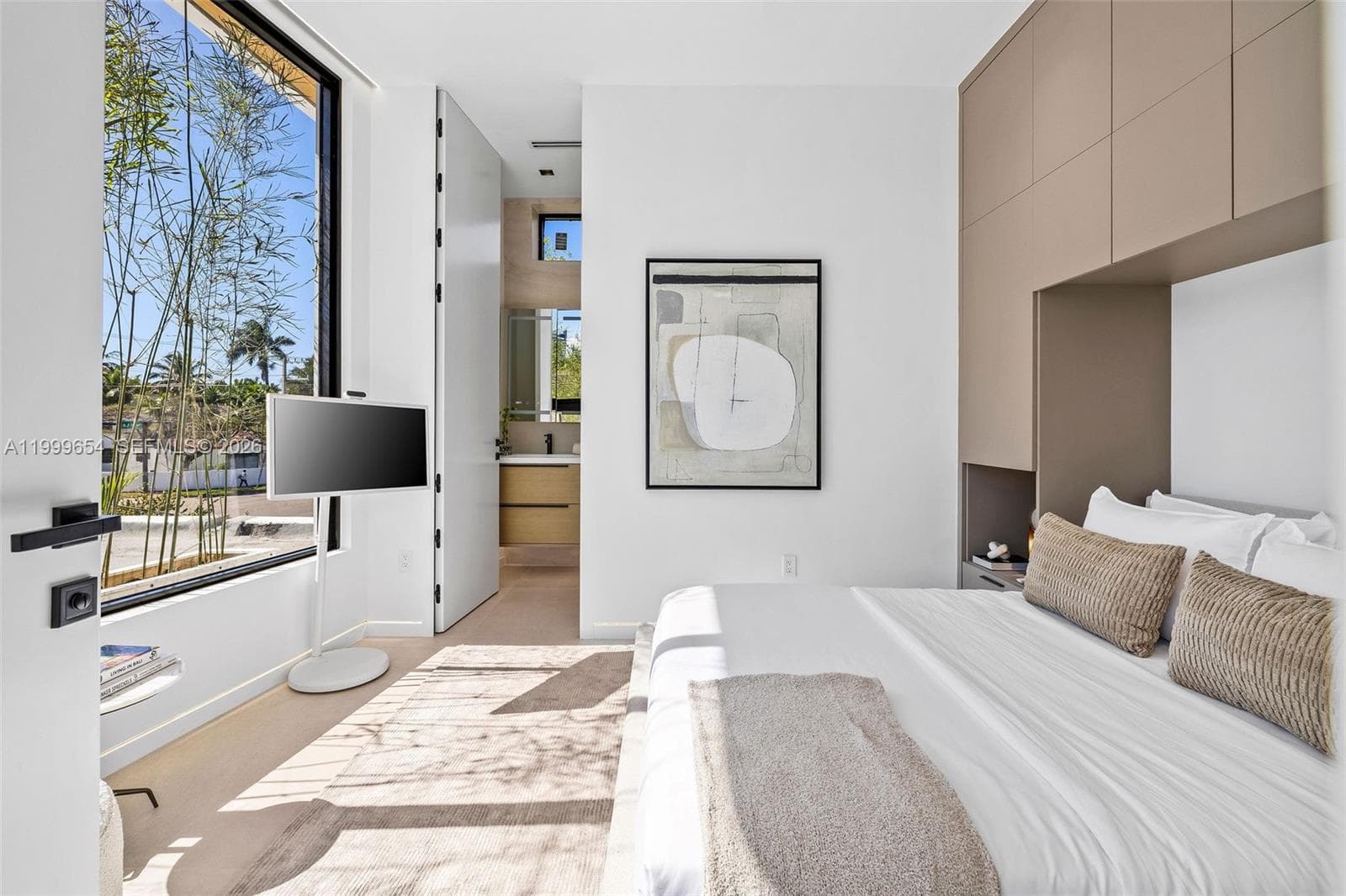 325 W 63rd St, Miami Beach FL 33141 — 47