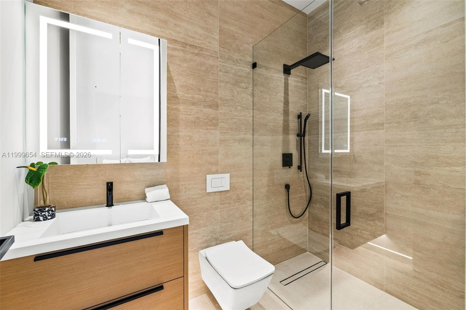 325 W 63rd St, Miami Beach FL 33141 — 12