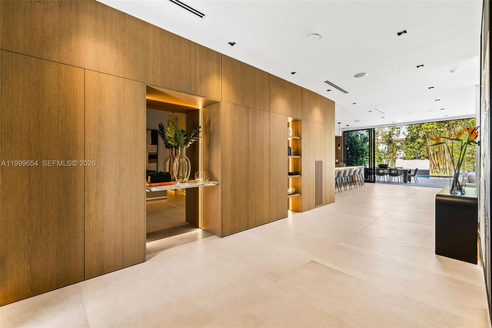 325 W 63rd St, Miami Beach FL 33141 — 7