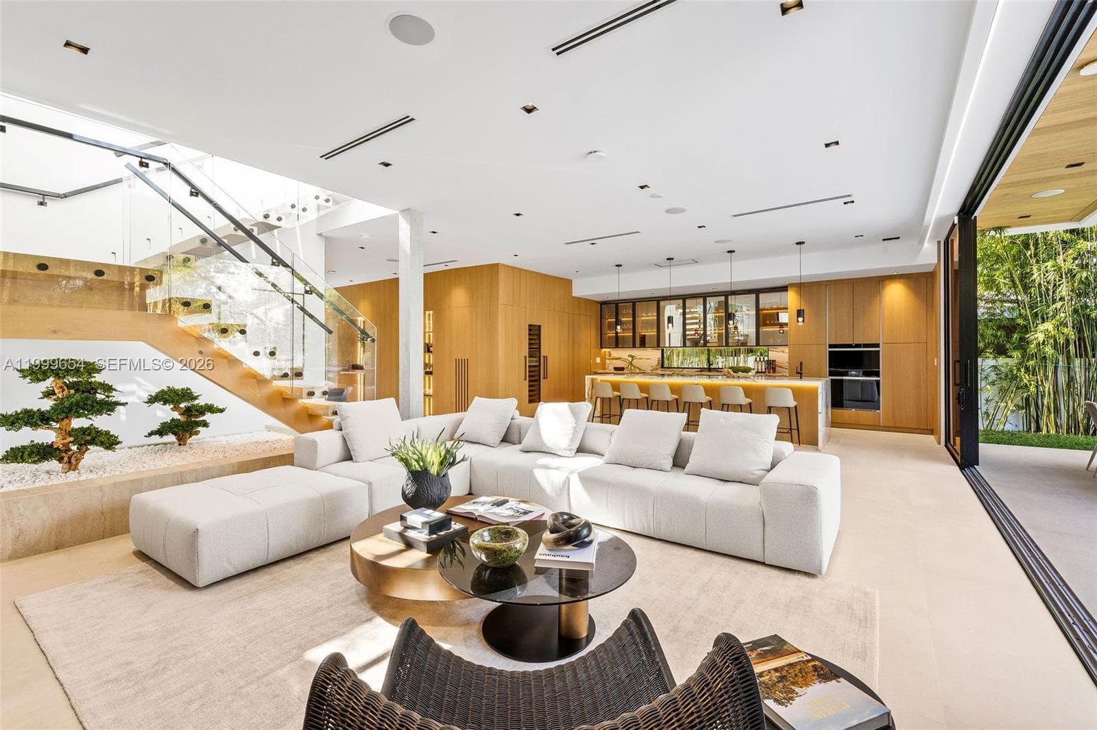 325 W 63rd St, Miami Beach FL 33141 — 30