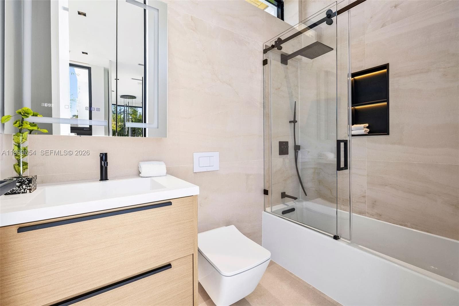325 W 63rd St, Miami Beach FL 33141 — 50