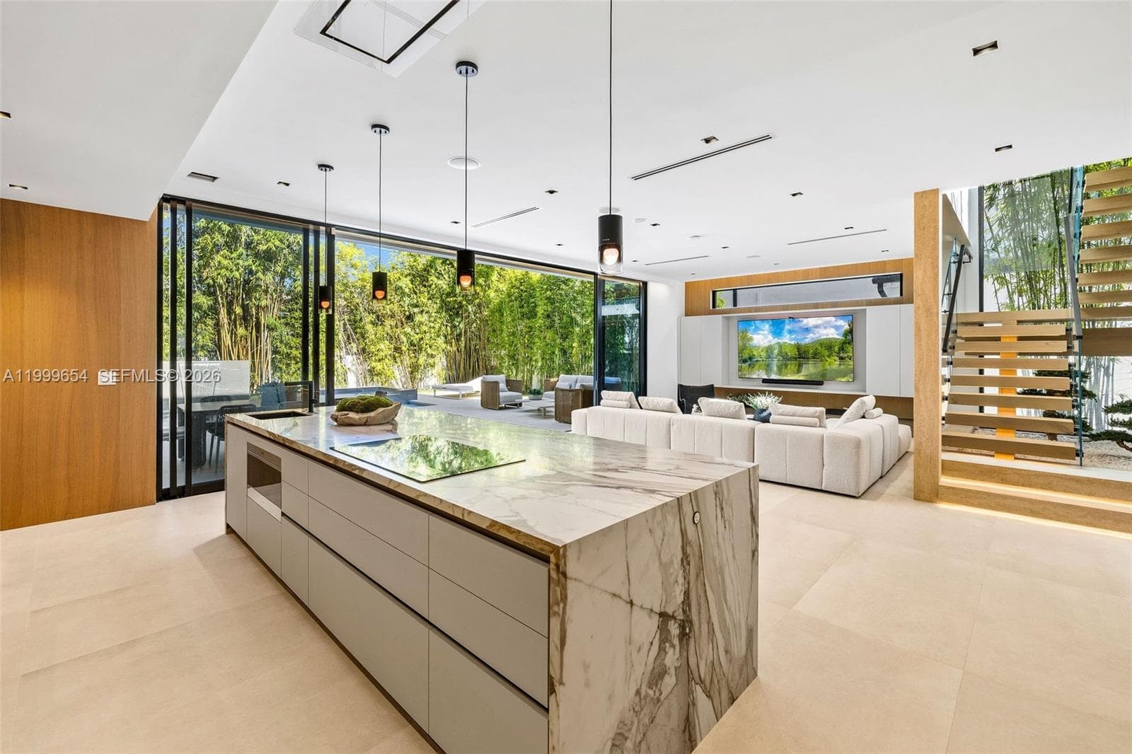 325 W 63rd St, Miami Beach FL 33141 — 25