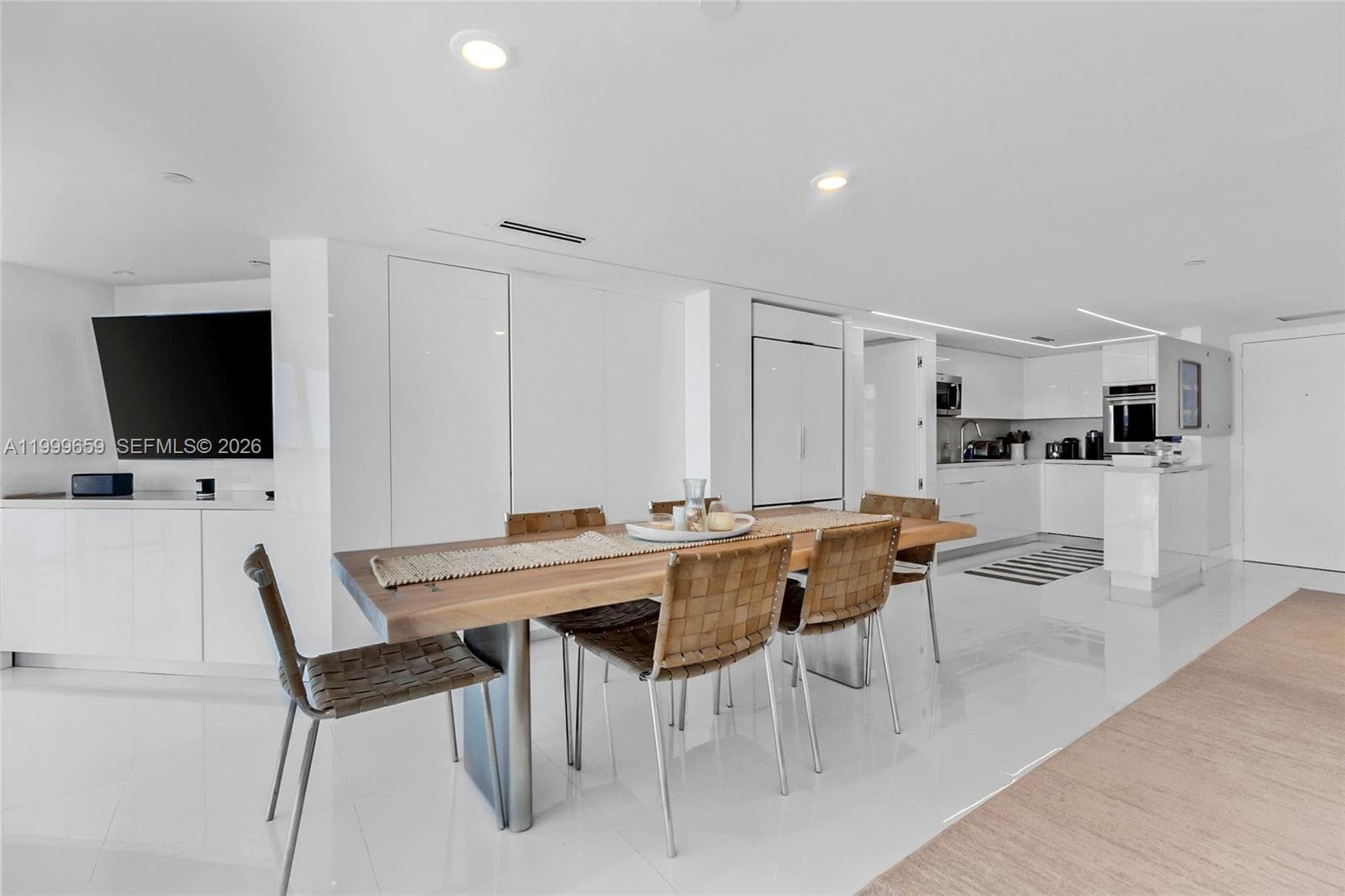6301 Collins Ave # 2103, Miami Beach FL 33141 — 4