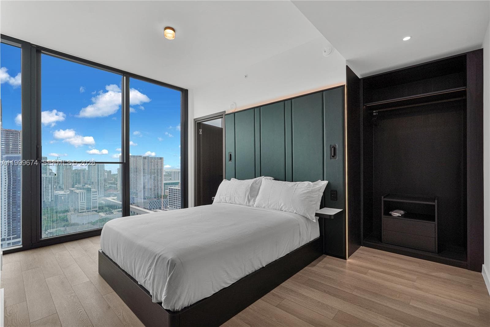 20 NE 11th St # 3110, Miami FL 33132 — 1