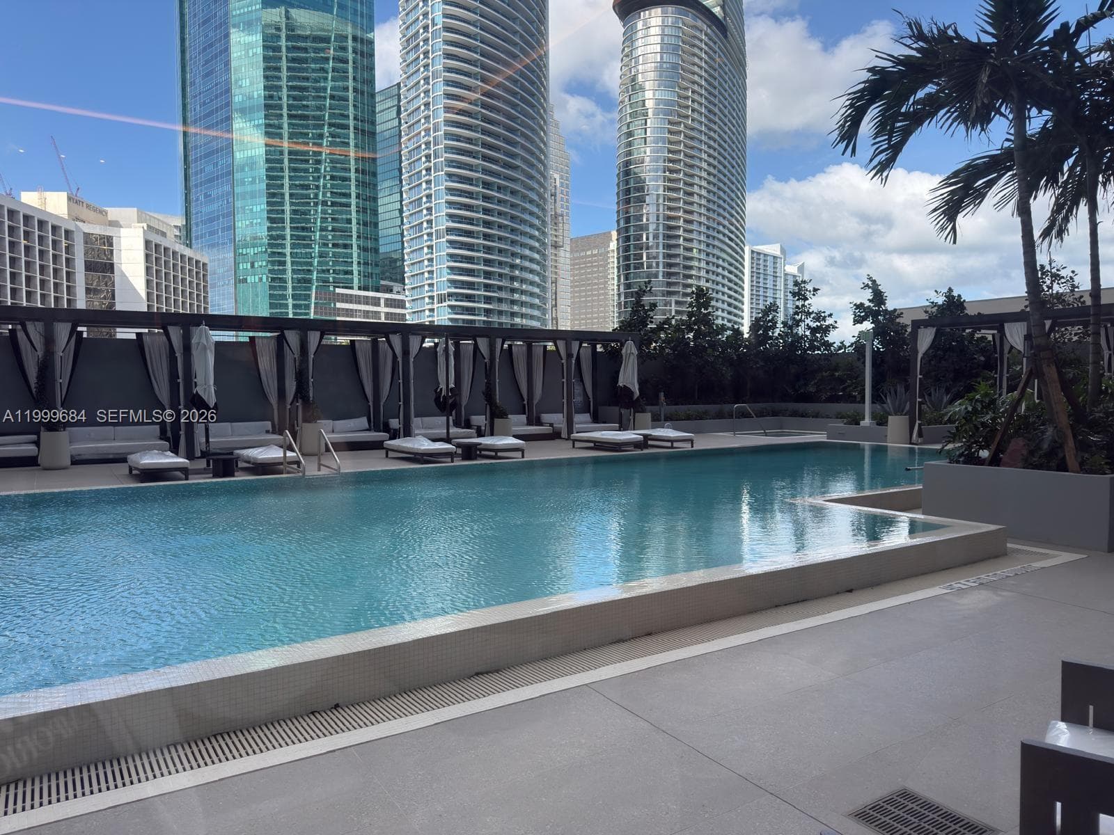 77 SE 5TH Street # 4214, Miami FL 33131 — 24