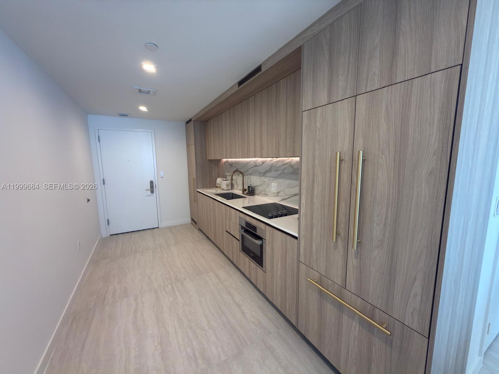 77 SE 5TH Street # 4214, Miami FL 33131 — 10