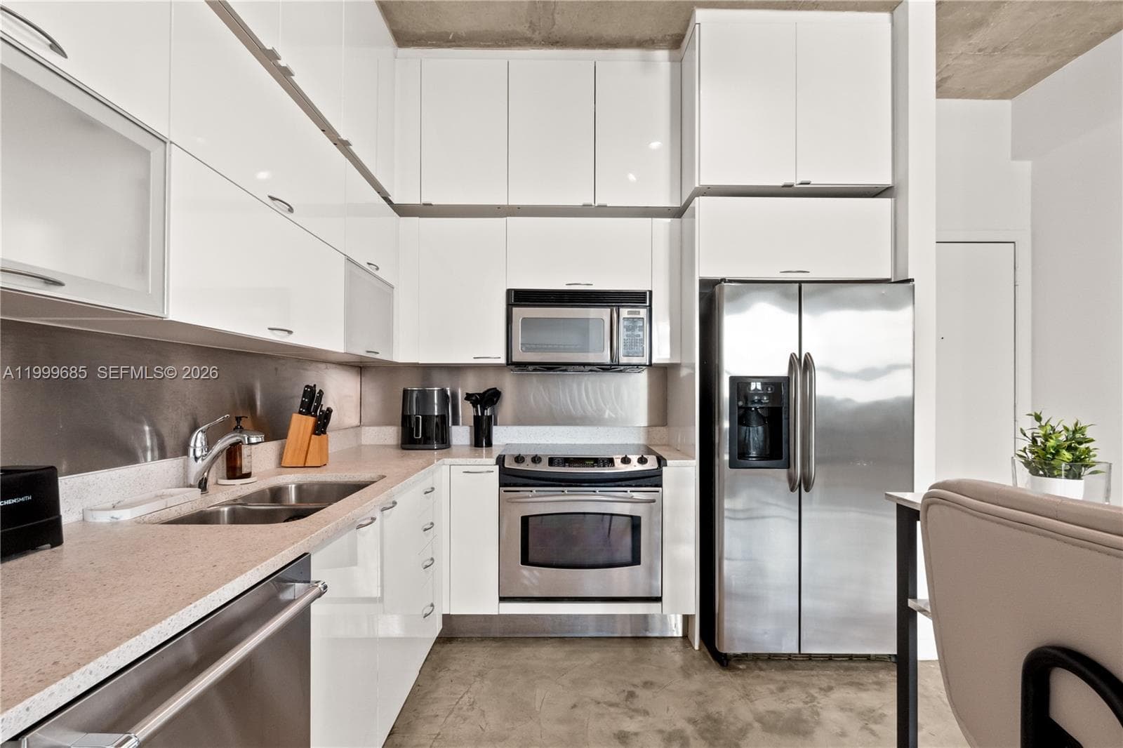 234 NE 3rd St # 1704, Miami FL 33132 — 13