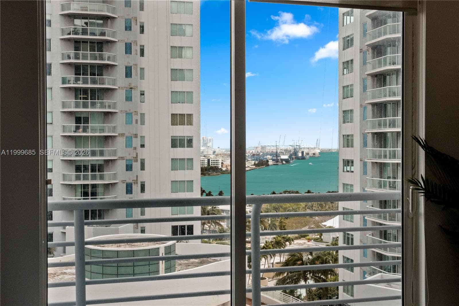 234 NE 3rd St # 1704, Miami FL 33132 — 1