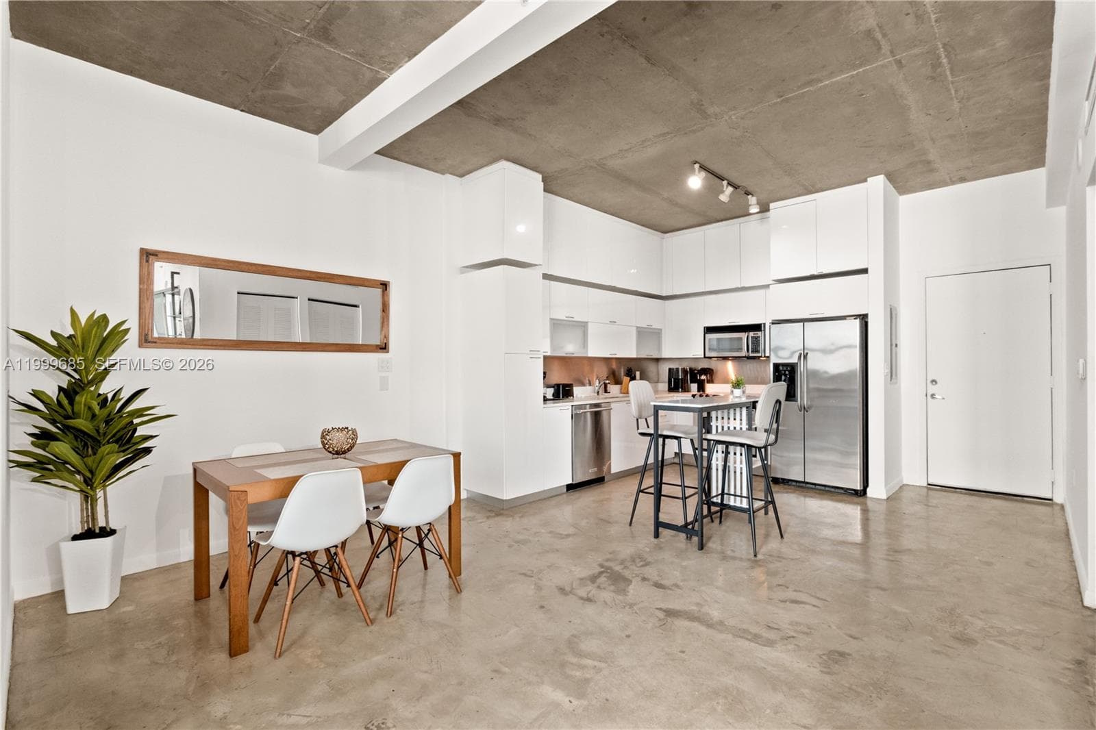 234 NE 3rd St # 1704, Miami FL 33132 — 5