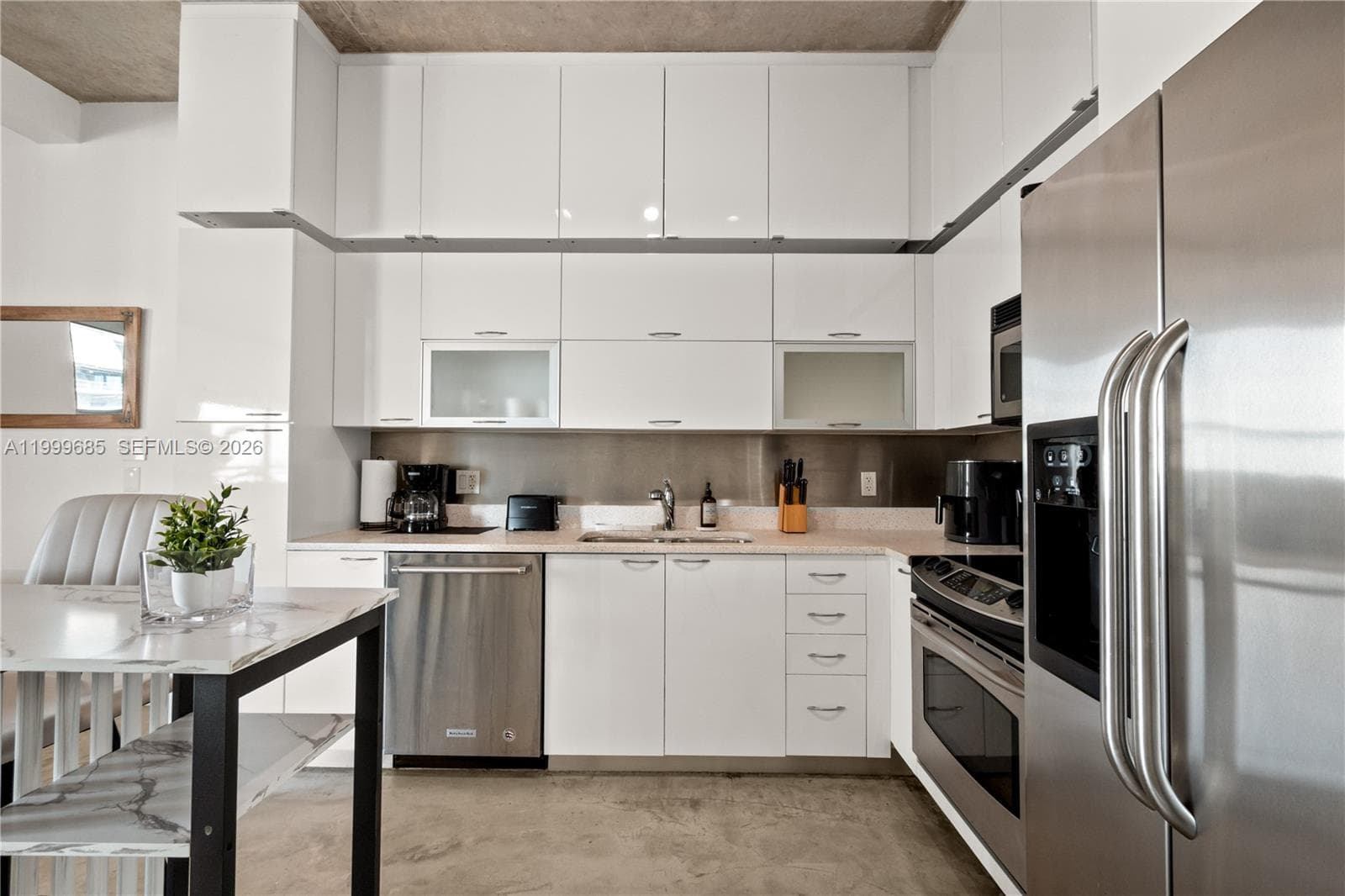 234 NE 3rd St # 1704, Miami FL 33132 — 11