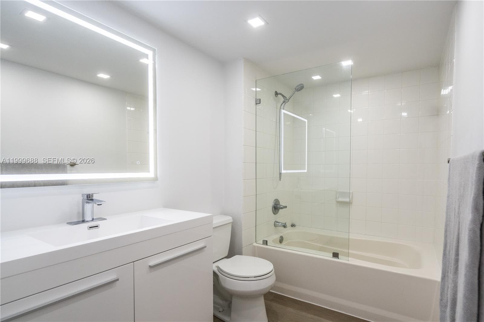 90 Alton Rd # 2807, Miami Beach FL 33139 — 12