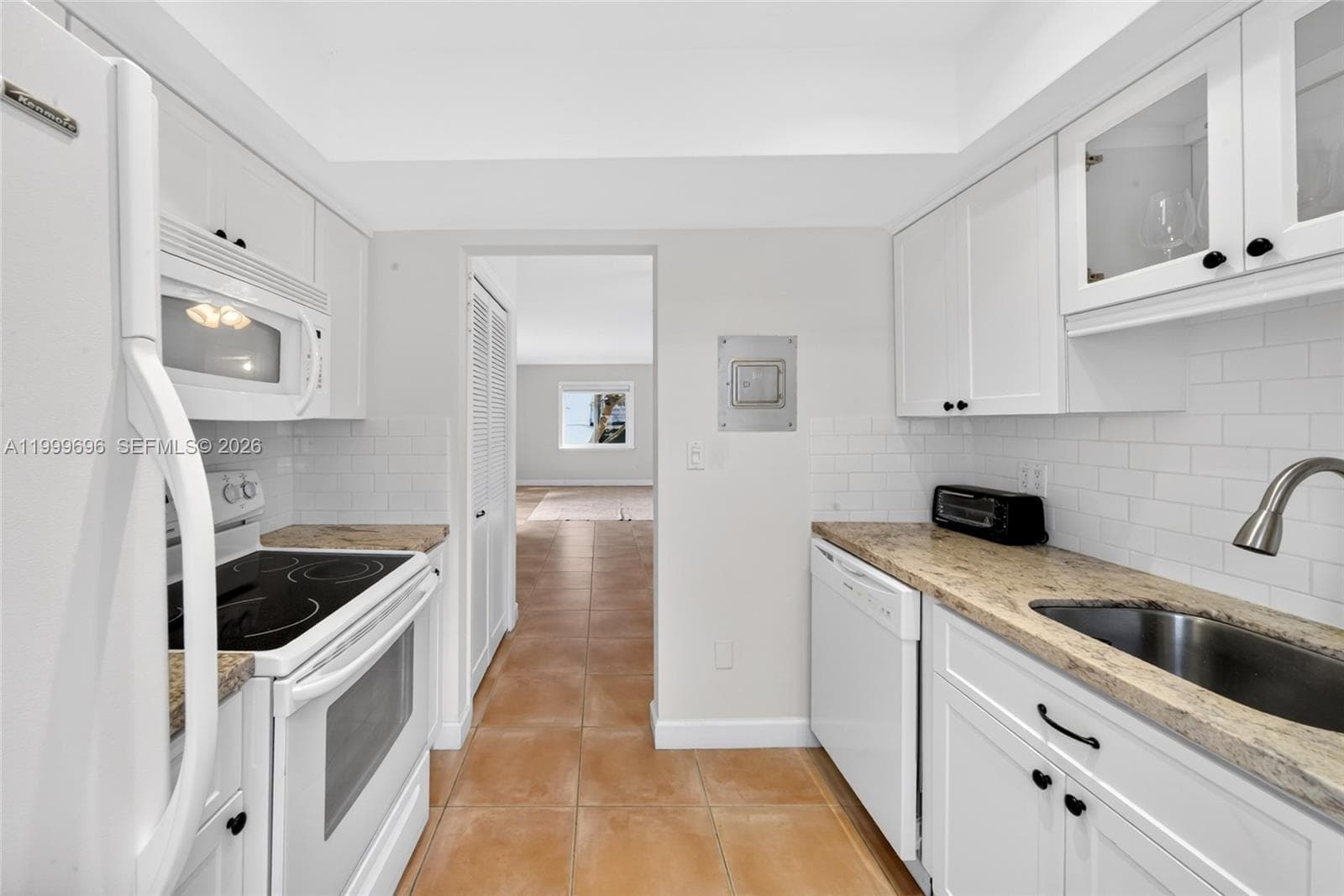 6815 Edgewater Dr # 108, Coral Gables FL 33133 — 9