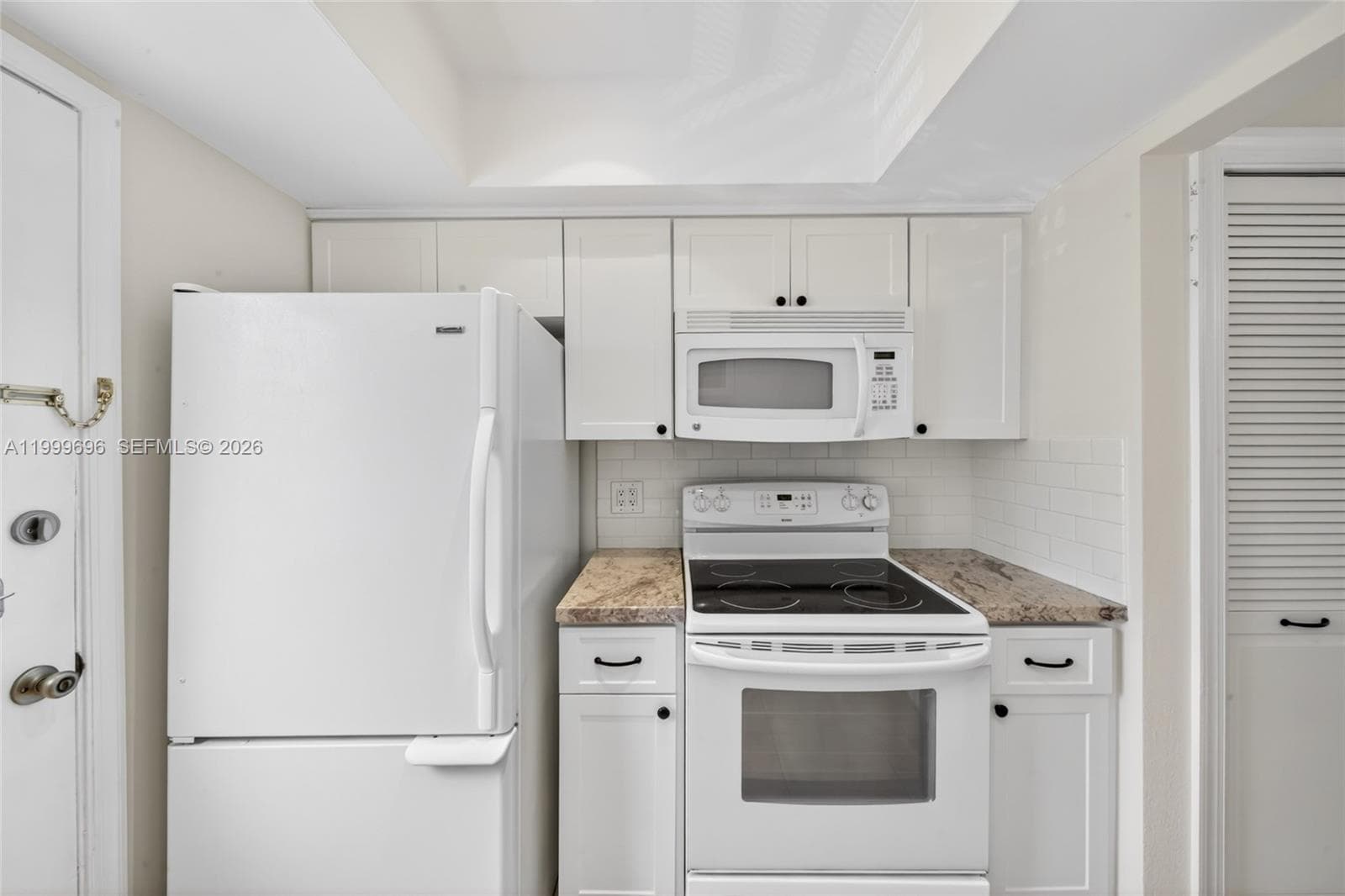 6815 Edgewater Dr # 108, Coral Gables FL 33133 — 11