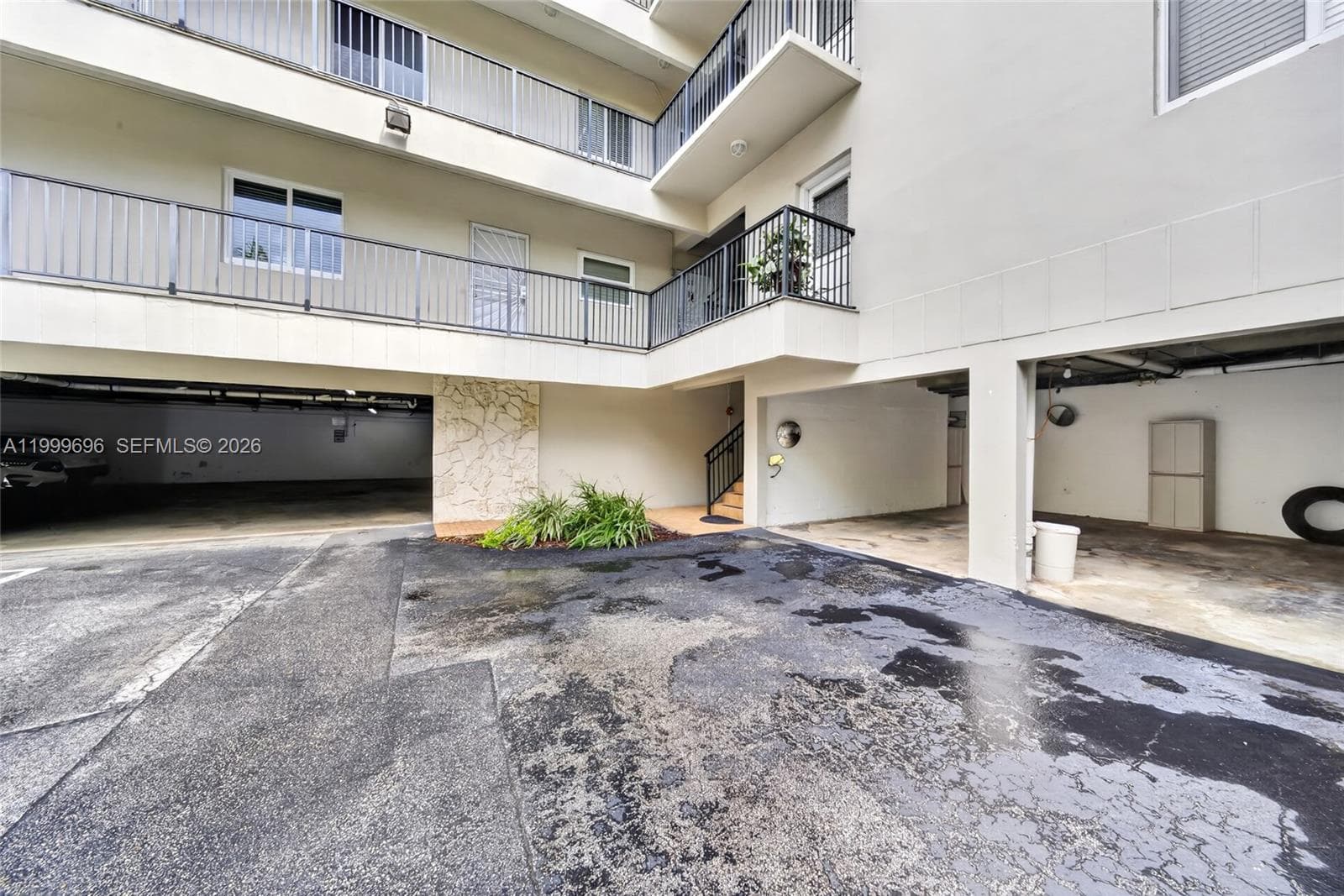6815 Edgewater Dr # 108, Coral Gables FL 33133 — 25
