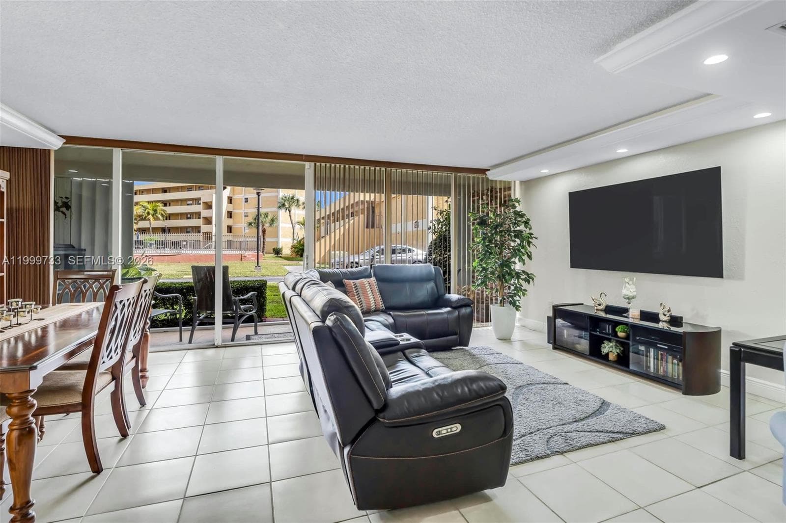 9210 Fontainebleau Blvd # 104, Miami FL 33172 — 13