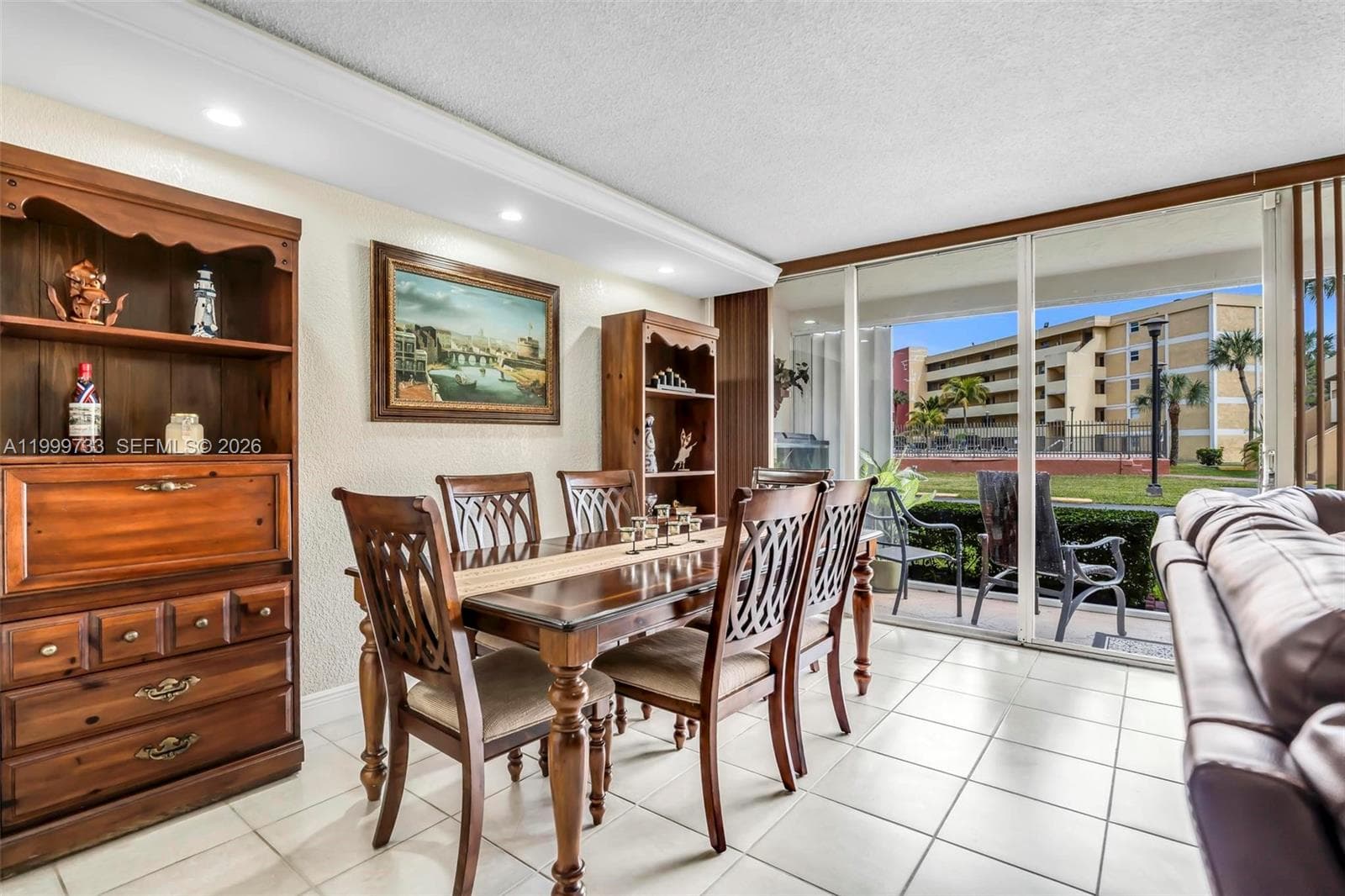 9210 Fontainebleau Blvd # 104, Miami FL 33172 — 17