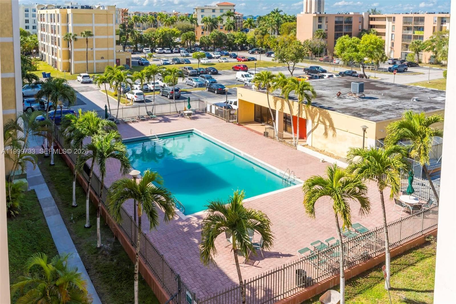 9210 Fontainebleau Blvd # 104, Miami FL 33172 — 36