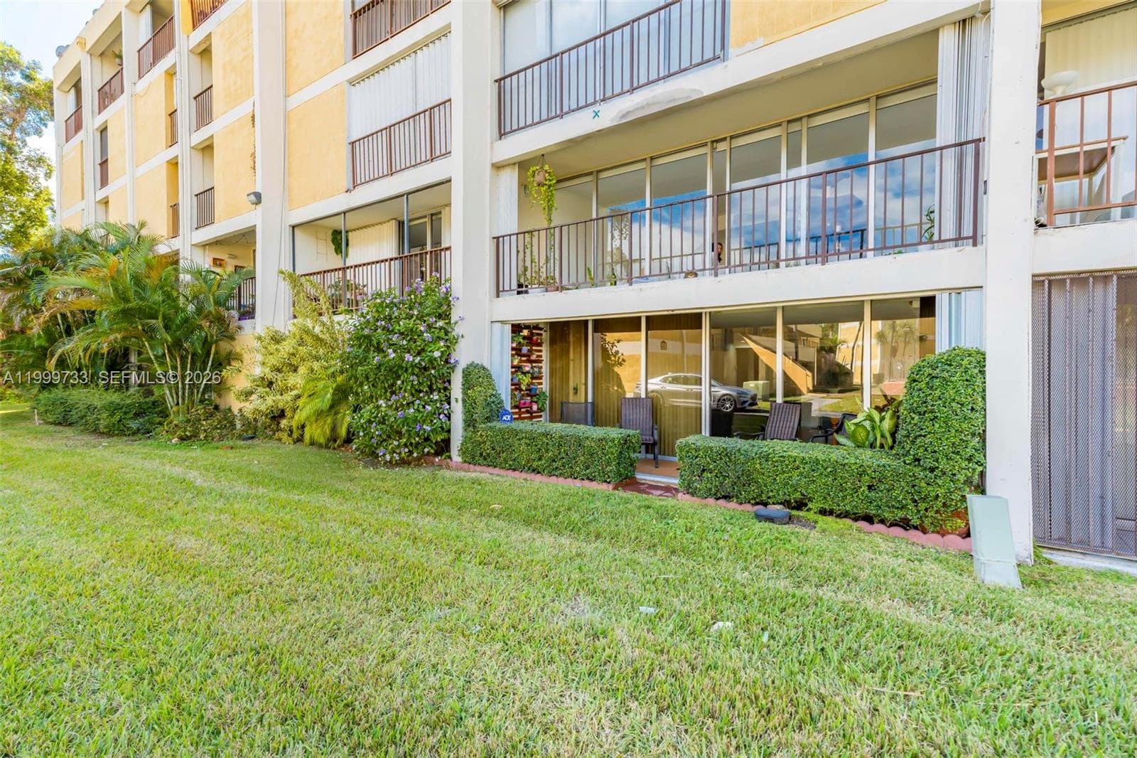 9210 Fontainebleau Blvd # 104, Miami FL 33172 — 32