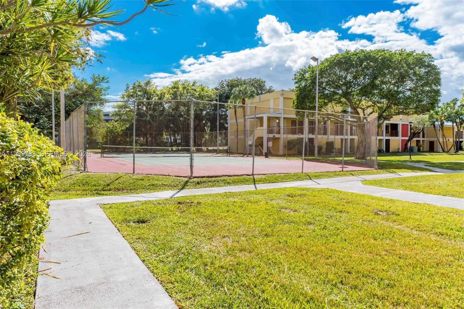 9210 Fontainebleau Blvd # 104, Miami FL 33172 — 38